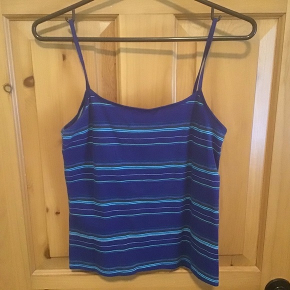 Old Navy Tops - 💥CLEARANCE💥 Old Navy Cropped Top